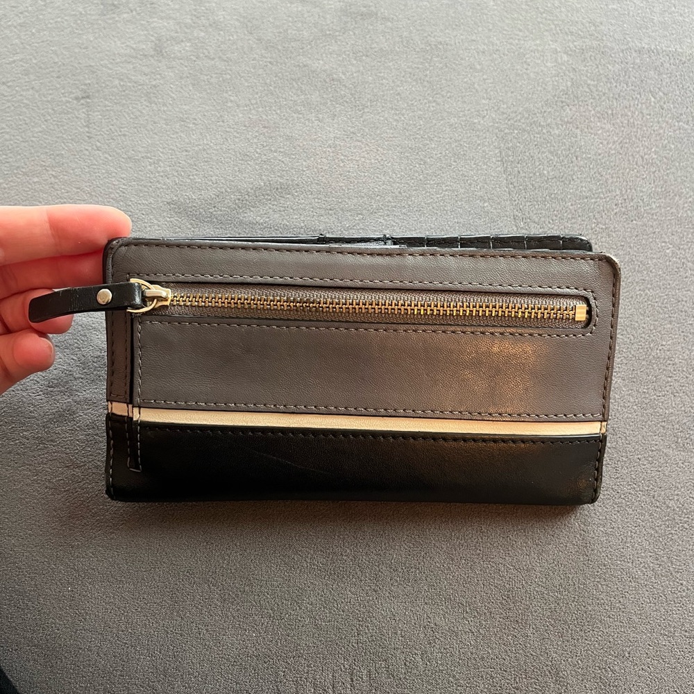 Kate Spade Wallet - Picture 3 of 6